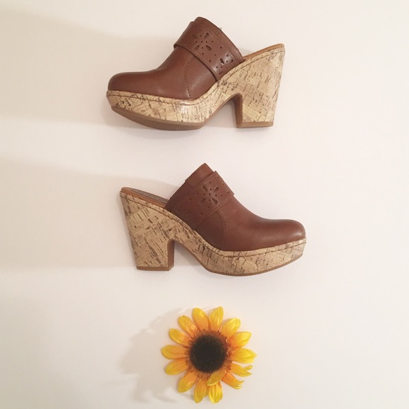 b.o.c. Shoes - Brown b.o.c. clogs size 8